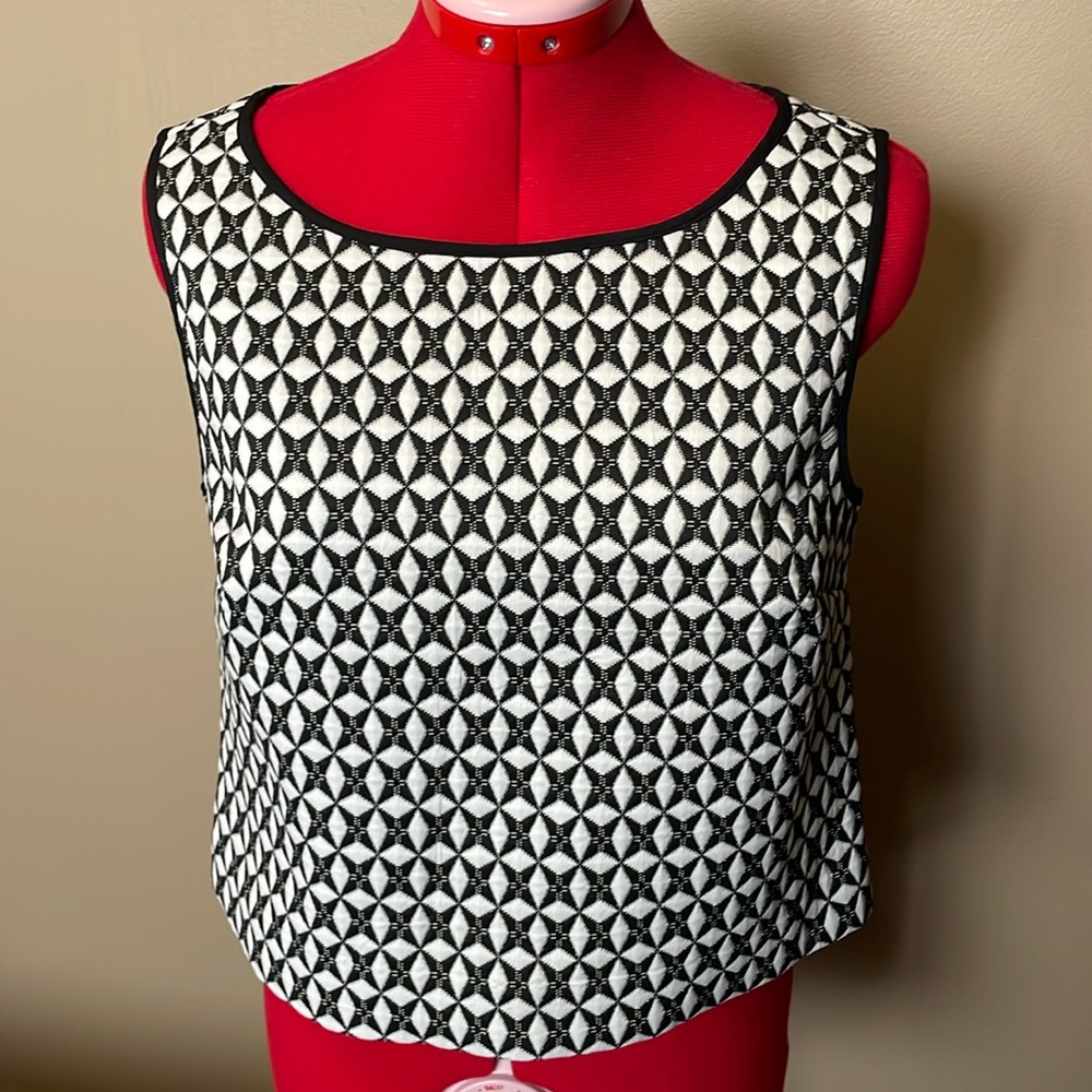 Black and white jacquard 1960s inspired cropped top